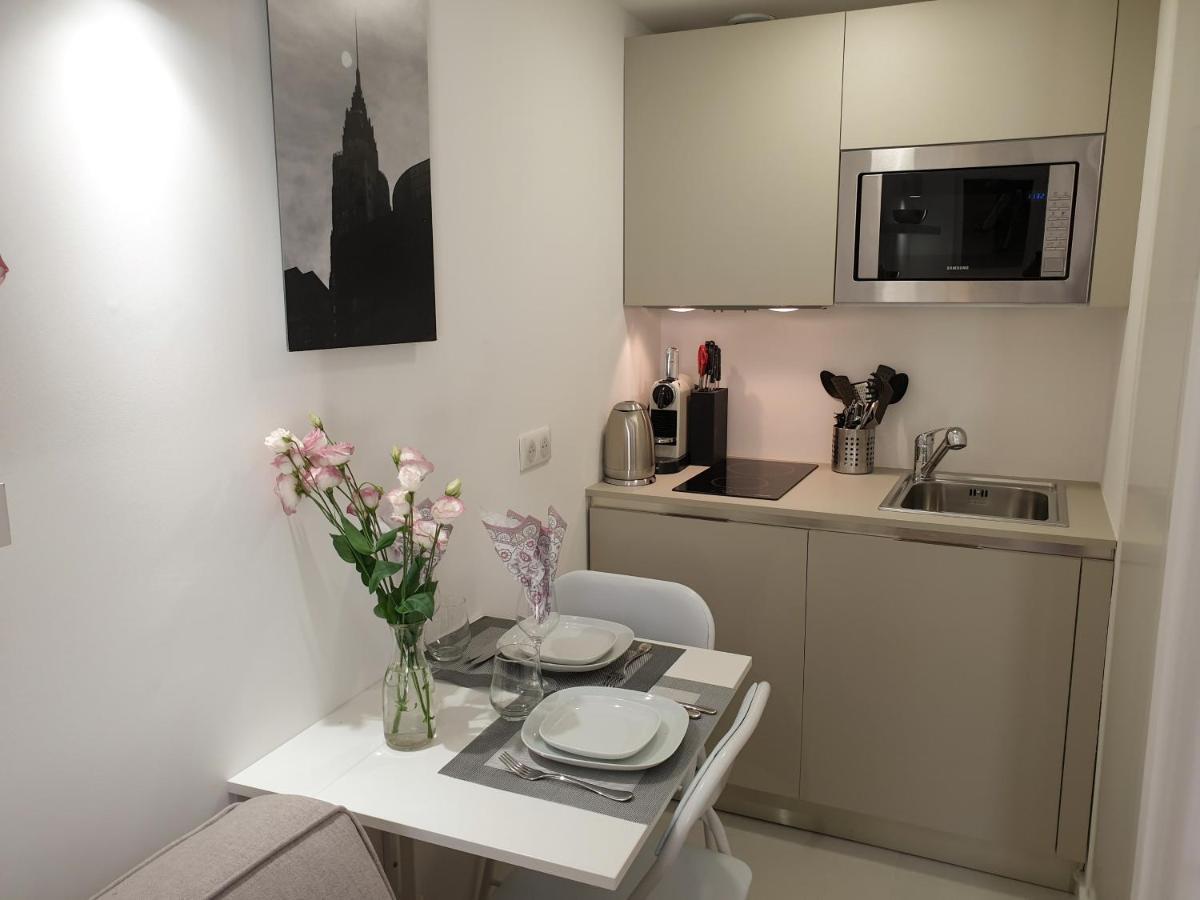 Studio Neuf Et Charmant Vieil Антиб Екстериор снимка